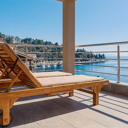 Seafront 2-Bedroom Apartment Nika - Rabac Extérieur photo