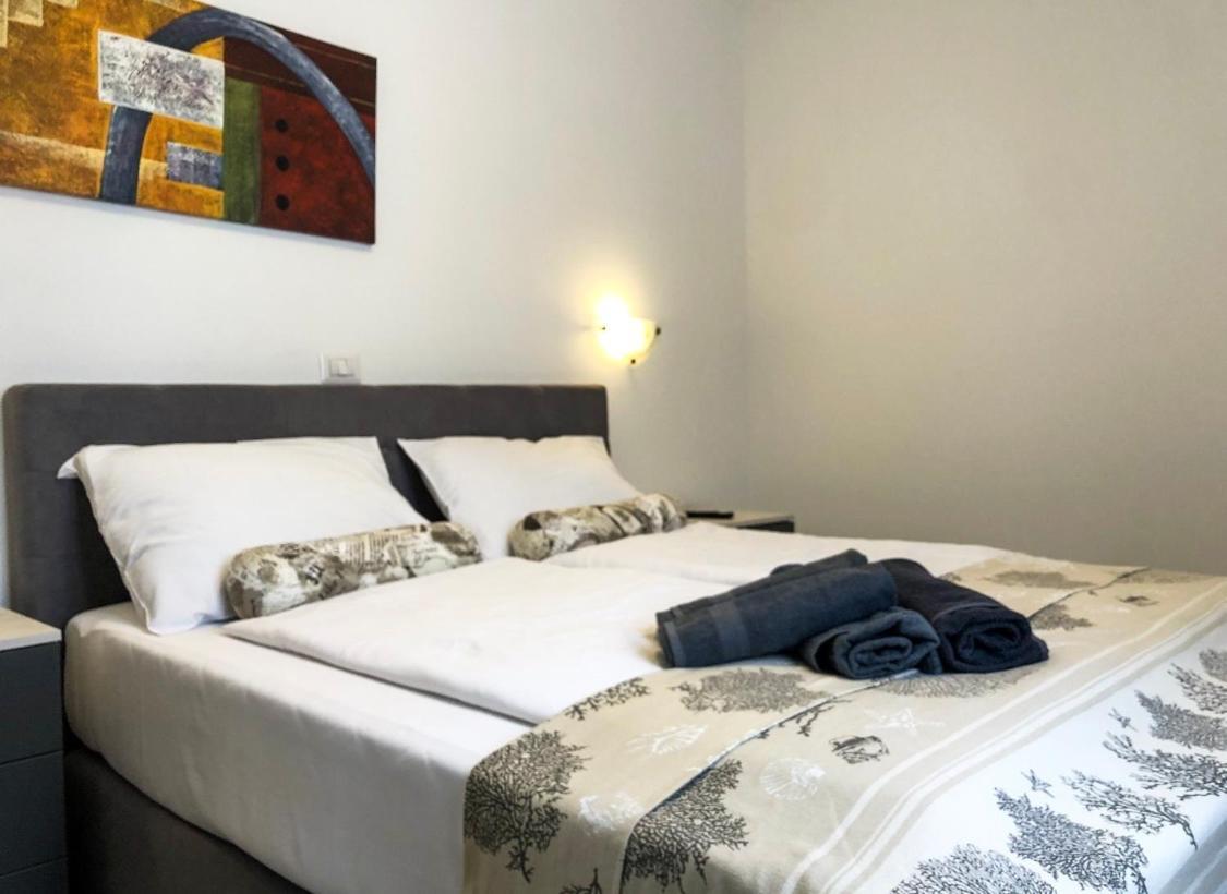 Seafront 2-Bedroom Apartment Nika - Rabac Extérieur photo