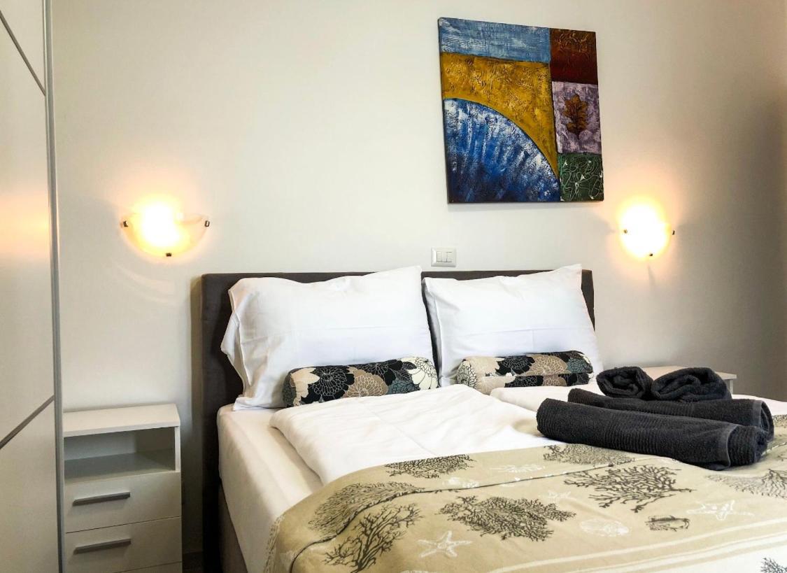 Seafront 2-Bedroom Apartment Nika - Rabac Extérieur photo